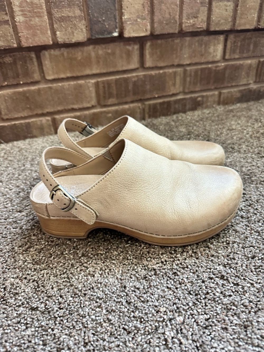 Dansko Tan Beige Leather Slingback Wooden Clog Sandals Size 38 US 7.5-8